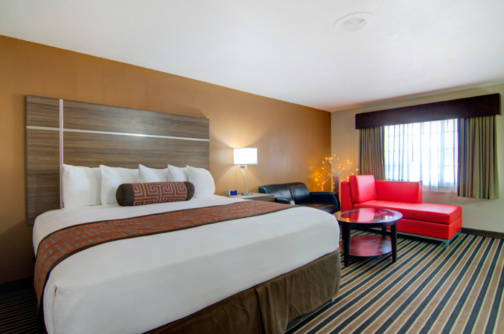 King Suite at Westbridge Inn & Suites